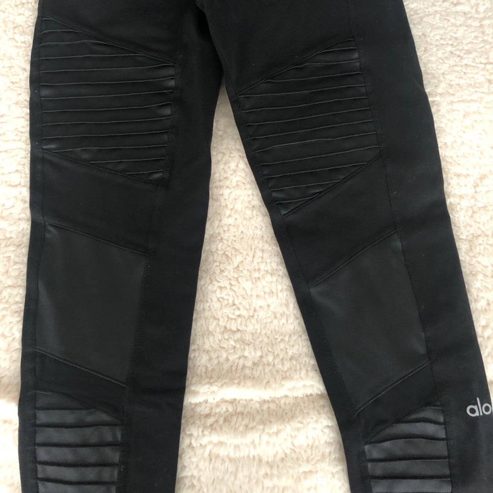 Alo yoga pants